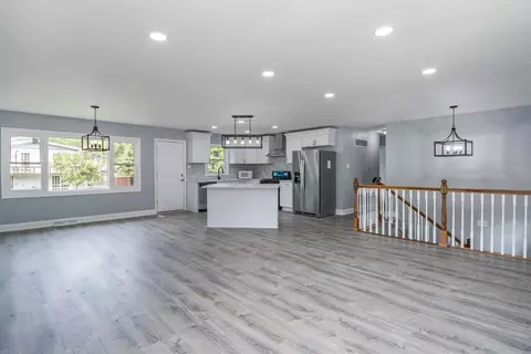 8016 Hemlock Ave, Gary, IN 46403 photo 6