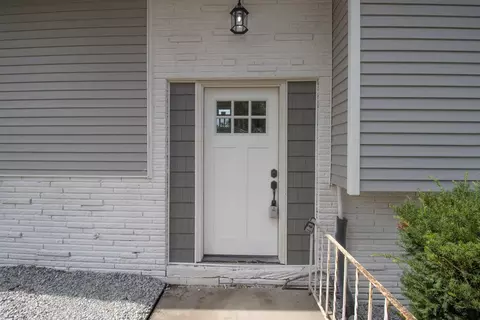 8016 Hemlock Ave, Gary, IN 46403 photo 4
