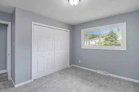 8016 Hemlock Ave, Gary, IN 46403 photo 21