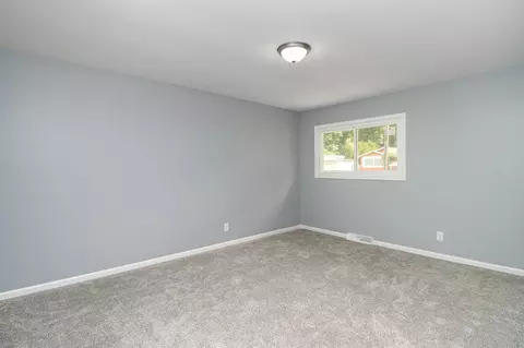 8016 Hemlock Ave, Gary, IN 46403 photo 23