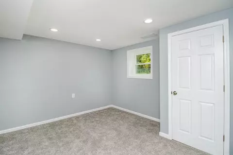 8016 Hemlock Ave, Gary, IN 46403 photo 15
