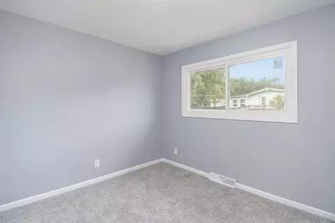 8016 Hemlock Ave, Gary, IN 46403 photo 17