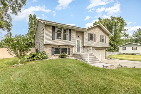 421 E Hilltop Ct, Lowell, IN 46356 photo 2