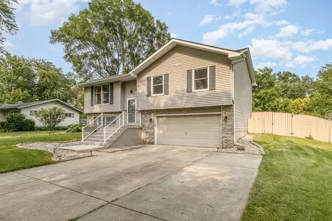 421 E Hilltop Ct, Lowell, IN 46356 photo 3