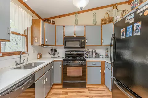 421 E Hilltop Ct, Lowell, IN 46356 photo 9