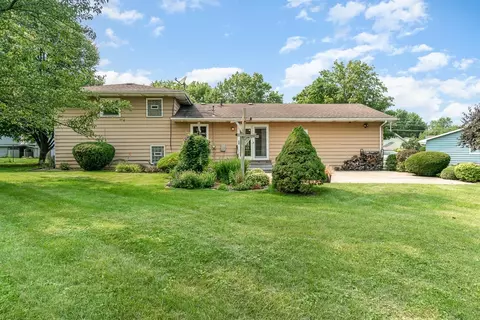 409 W Summit Ct, Crown Point, IN 46307 photo 5