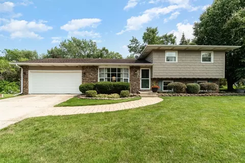 409 W Summit Ct, Crown Point, IN 46307 photo 1