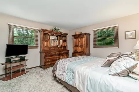 409 W Summit Ct, Crown Point, IN 46307 photo 16