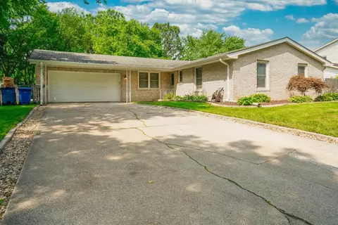 704 E Franciscan Dr, Crown Point, IN 46307 photo 1