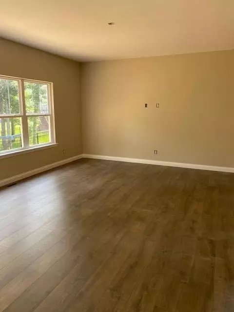 3552 Traemore Dr, Valparaiso, IN 46385 photo 2