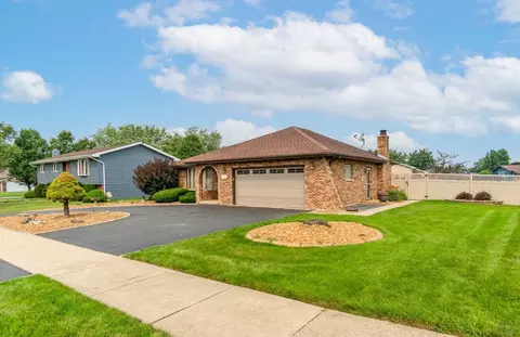 1015 Arrowhead Dr, Dyer, IN 46311 photo 4