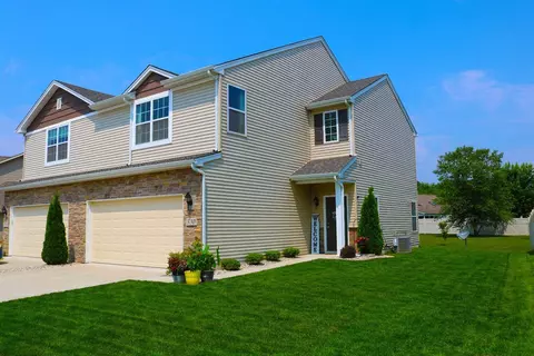 530 Clover Ln, Griffith, IN 46319 photo 1