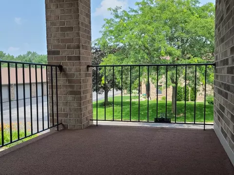 983 Cedar Dr, Crown Point, IN 46307 photo 2