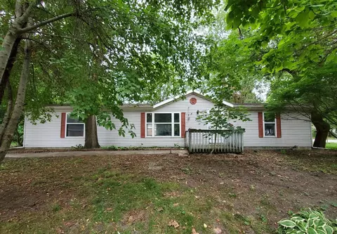 303 9th St, De Motte, IN 46310 photo 1