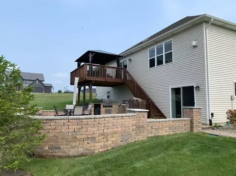 835 Hayfield Dr, Crown Point, IN 46307 photo 4