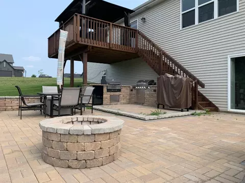835 Hayfield Dr, Crown Point, IN 46307 photo 5