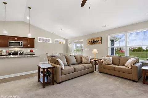10339 Black Opal Ln, Saint John, IN 46373 photo 5
