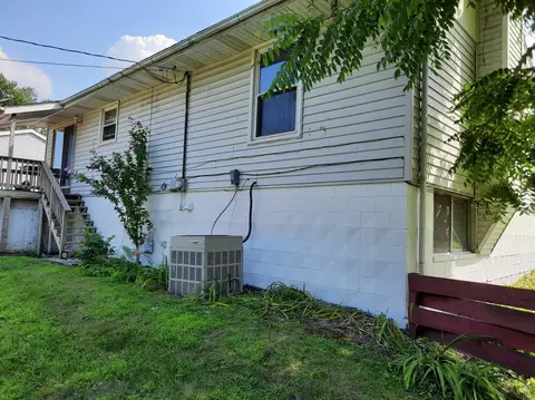 524 Darcy Ln, Griffith, IN 46319 photo 3