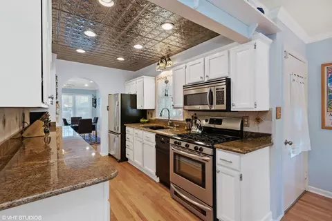 8631 Maple Ave, Gary, IN 46403 photo 6