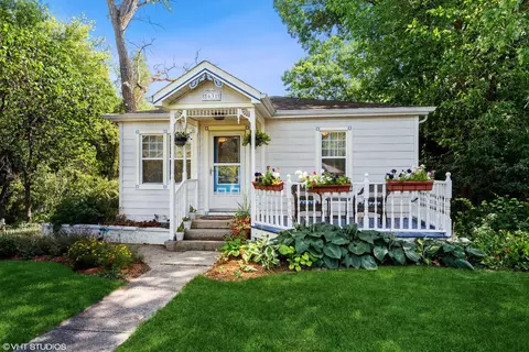 8631 Maple Ave, Gary, IN 46403 photo 1