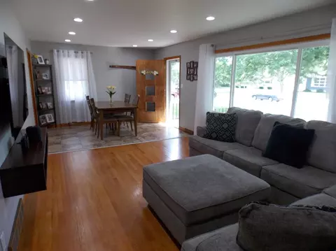 8006 Tapper Ave, Munster, IN 46321 photo 8