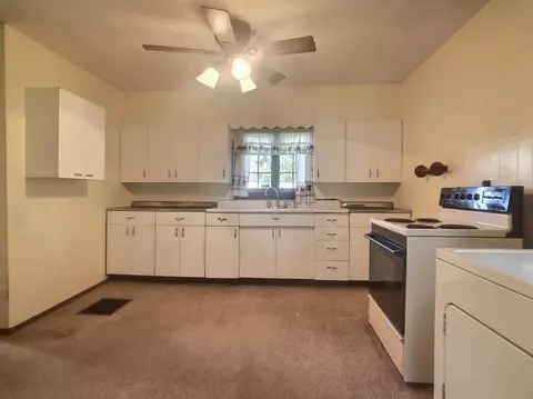 228 E State St, Morocco, IN 47963 photo 15