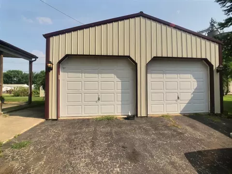228 E State St, Morocco, IN 47963 photo 3