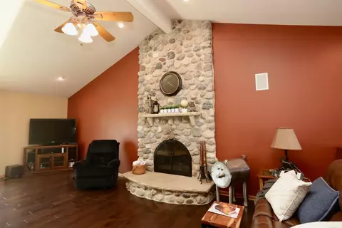 217 Eagle Ct, Dyer, IN 46311 photo 40