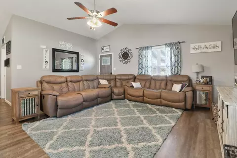 463 W Central St, Wheatfield, IN 46392 photo 3