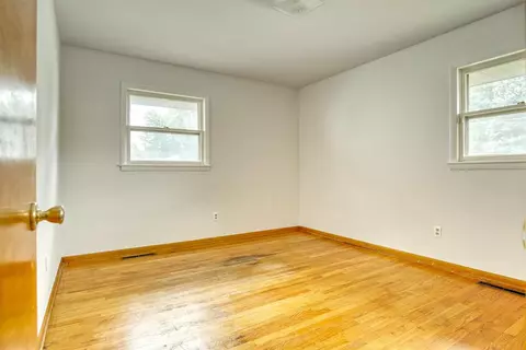 6832 Maryland Ave, Hammond, IN 46323 photo 10