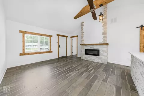 3835 Douglas Dr, Gary, IN 46408 photo 9