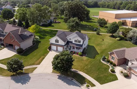 806 Will Ct, Crown Point, IN 46307 photo 3
