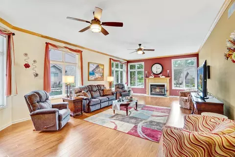 633 E Brookside Dr, Crown Point, IN 46307 photo 7
