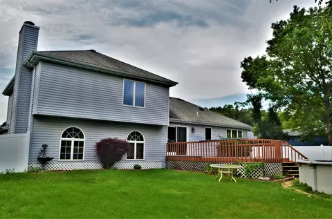 553 N Rueth Dr, Griffith, IN 46319 photo 2