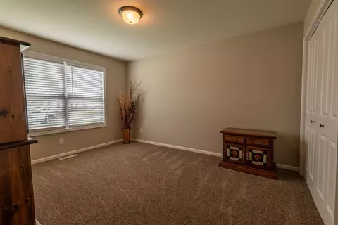 805 Daisy Cir, De Motte, IN 46310 photo 13
