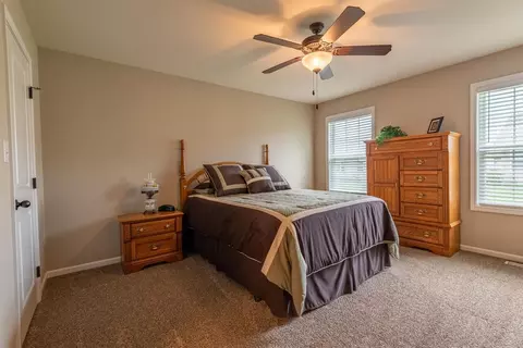 805 Daisy Cir, De Motte, IN 46310 photo 10