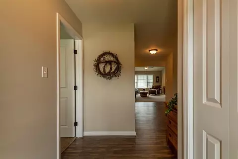 805 Daisy Cir, De Motte, IN 46310 photo 3