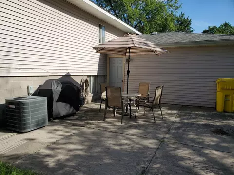 520 E 40th Pl, Griffith, IN 46319 photo 5