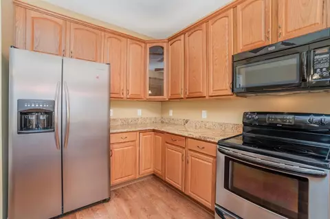 938 Flagstone Dr, Dyer, IN 46311 photo 5