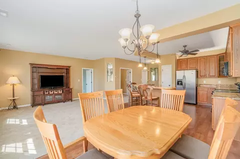 938 Flagstone Dr, Dyer, IN 46311 photo 11