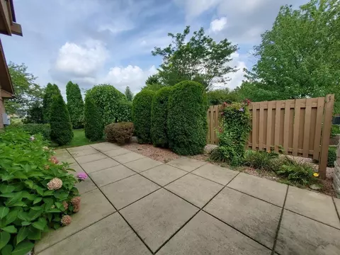 910 Cornwallis Ln, Munster, IN 46321 photo 3