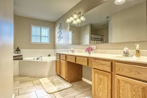 8110 Pointe Dr, Crown Point, IN 46307 photo 9