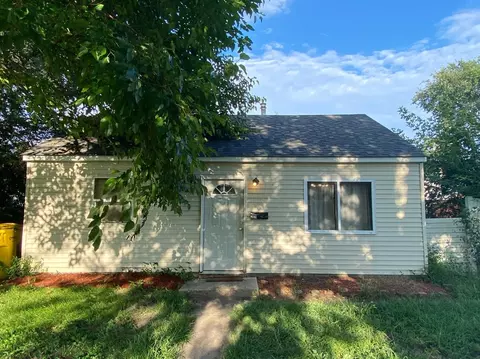 227 N Jay St, Griffith, IN 46319 photo 2