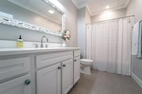 215 Glencoe Dr, Valparaiso, IN 46385 photo 69