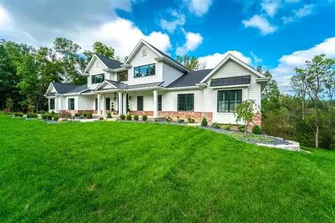 215 Glencoe Dr, Valparaiso, IN 46385 photo 3
