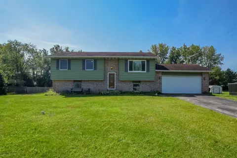 2049 E 1130, De Motte, IN 46310 photo 1