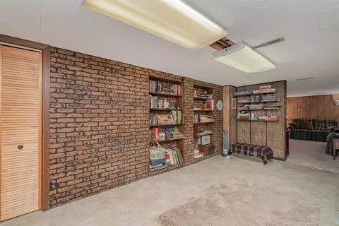 242 Sunset Ln, Munster, IN 46321 photo 15