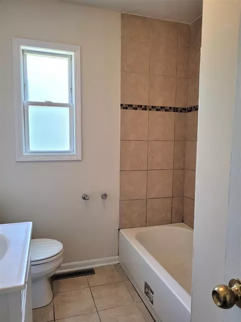 2962 W 19th Pl, Gary, IN 46404 photo 9