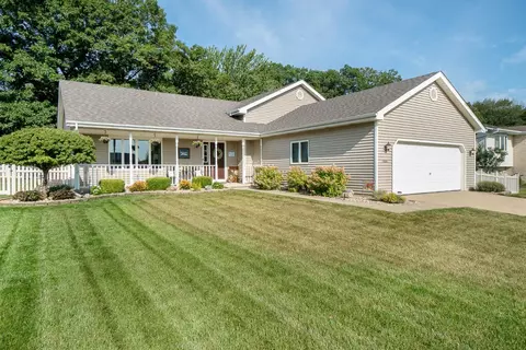 8886 Hamlin Pl, Crown Point, IN 46307 photo 2