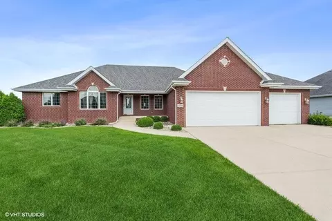 1734 Silver Hawk Dr, Crown Point, IN 46307 photo 1